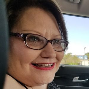 Meet your Posher, Rena